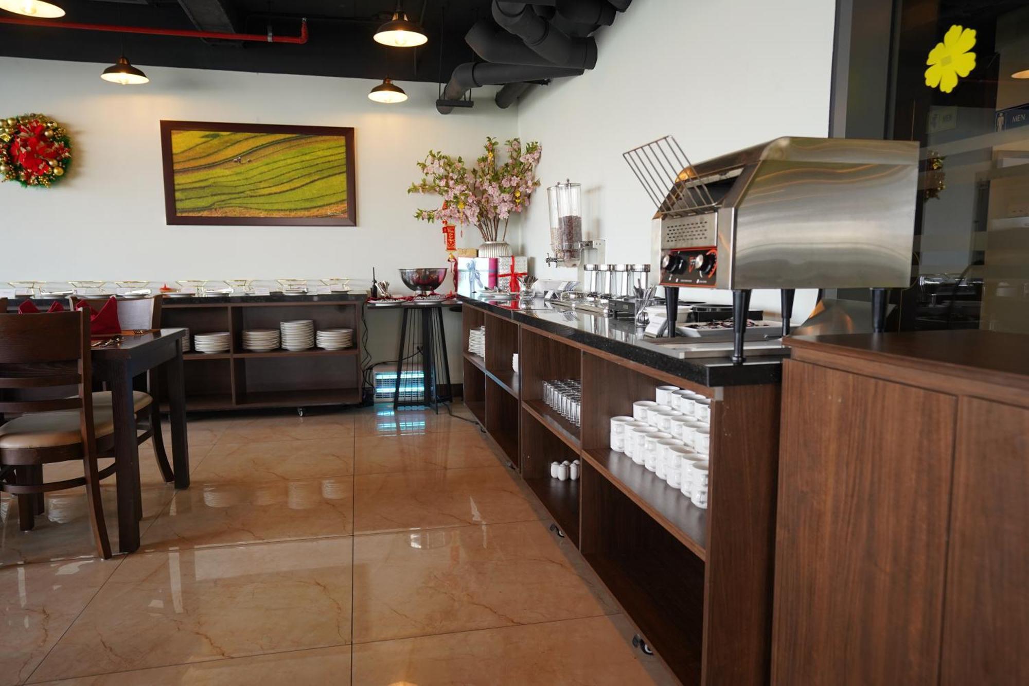 Netland Westlake Legacy Suites Hanoi Bagian luar foto