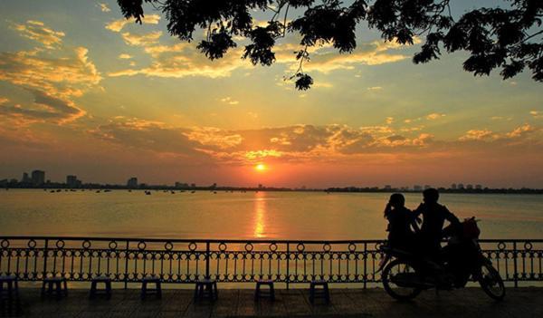 Netland Westlake Legacy Suites Hanoi Bagian luar foto